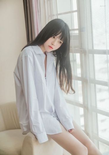 喜欢大家伙的楼上女孩_1080P电影在线观看