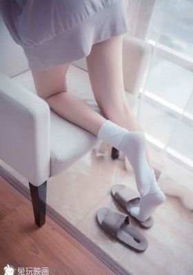 《性火坑乳燕》a完整版_十万网红美女美酱